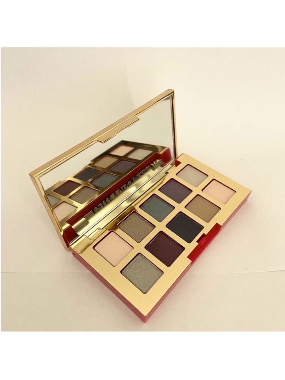 ESTEE LAUDER Pure Color
Envy Sculpting EyeShadow (10)